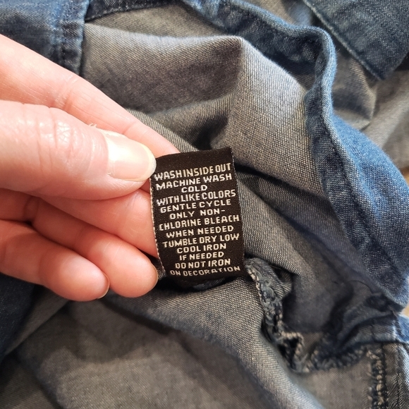 Intro. Floral Embroidered Denim Button Down Shirt Size 3X - Picture 5 of 8